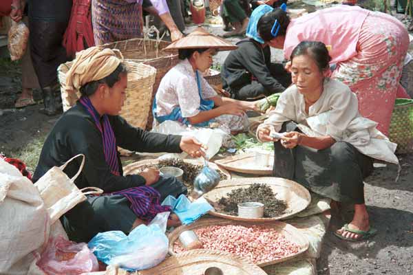 38K Jpeg 9809N20 Pa'O woman selling her produce at Nampan 5-day rotating market, Lake Inle, Shan State