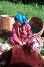 to Jpeg 91K Silver Palaung market traders at the rotating five day market in Kalaw, southwestern Shan State