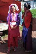 to Jpeg 60K Silver Palaung woman at Kalaw market, Shan State