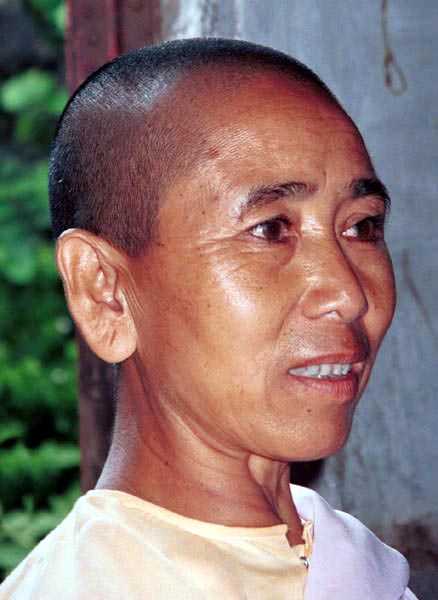 54K Jpeg A buddhist nun in the Silver Palaung village of Pein Ne Bin village near Kalaw, soutwestern Shan State.