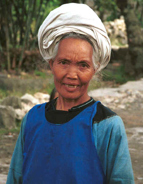 Old Bouyei woman - Bi Ke village, Mi Gu township, Zhenfeng county, Guizhou province 0010s17.jpg