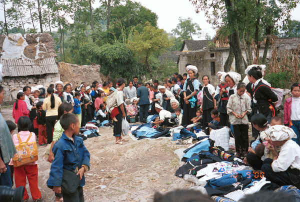 The textile market which developed during our visit - Bi Ke village, Mi Gu township, Zhenfeng county, Guizhou province 0010t06.jpg