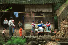 Jpeg 46K Miao women waiting to welcome us to the village - Chang Tion village, Cheng Guan township, Puding county, Guizhou province 0010w06.jpg