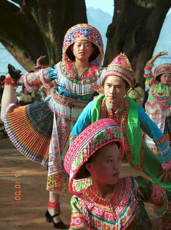 Young dance troupe, Da Shu Jia village, Xin Zhou township, Longlin county, Guangxi province 0010h19.jpg