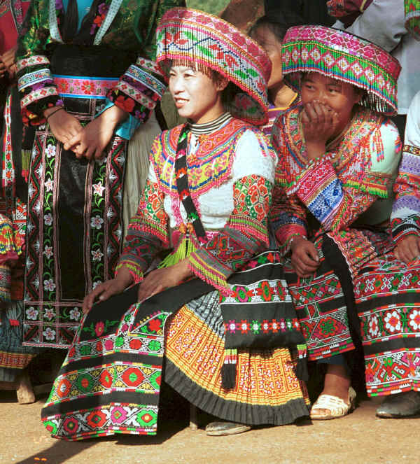 Excess of decoration - dancers -Da Shu Jia village, Xin Zhou township, Longlin county, Guangxi province 0010h22.jpg