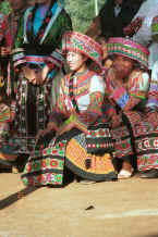 Jpeg 85K Excess of decoration - dancers -Da Shu Jia village, Xin Zhou township, Longlin county, Guangxi province 0010h22.jpg