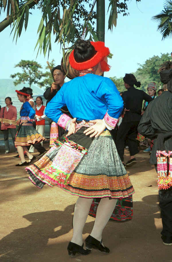 Red Hat Miao costume swirling to the dance - Da Shu Jia village, Xin Zhou township, Longlin county, Guangxi province 0010h28.jpg