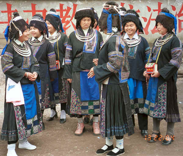 Black Miao girls gathering to welcome us in their festival costumes - Dai Lo village, Shi Zi township, Ping Ba county, Guizhou county 0010z15.jpg