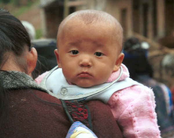 Black Miao baby - Dai Lo village, Shi Zi township, Ping Ba county, Guizhou county 0010za11.jpg