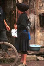 to Jpeg 138K Miao woman in Bai Jin township, Huishui county, Guizhou province 0110C04