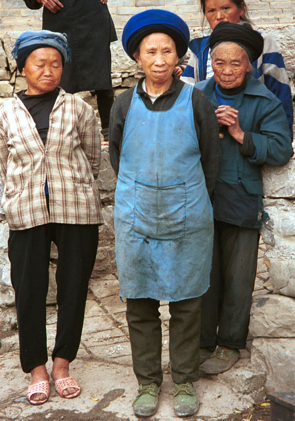 Jpeg 156K Iron Beating Miao older women wearing their every day clothing, Gao Zhai village, Bai Jin township, Huishui county, Guizhou province 0110C31