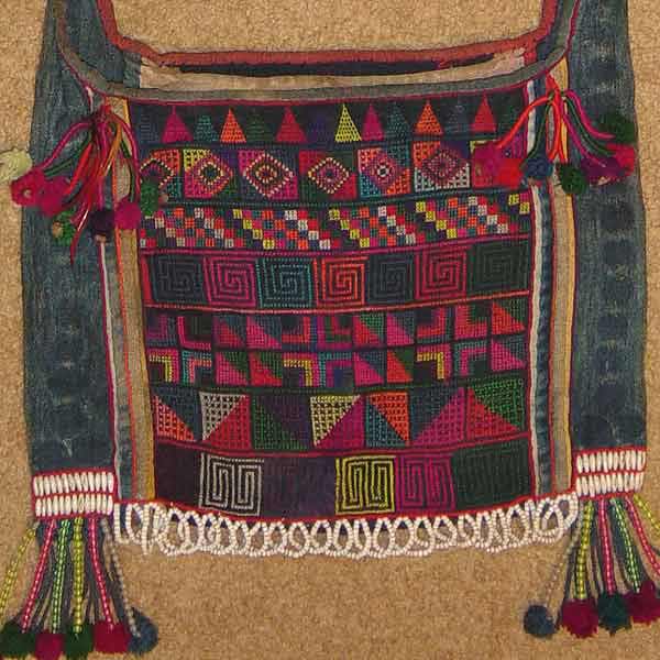 49K Jpeg Hani embroidered and trimmed bag, Menghai county, Yunnan province, southwest China