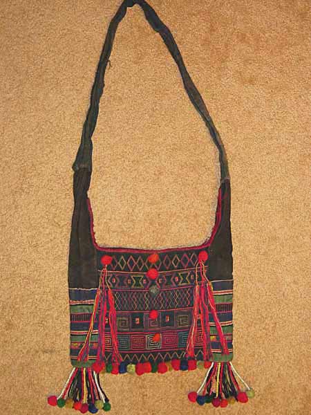 43K Jpeg Hani embroidered and trimmed bag, Menghai county, Yunnan province, southwest China