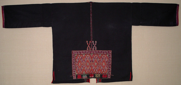 50K Jpg back of Qi Li woman's blouse from Changjiang