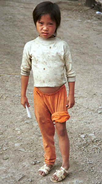 Young girl - Shitou village, Huanggousu township, Zhen Nin county, Guizhou province 0010u17.jpg