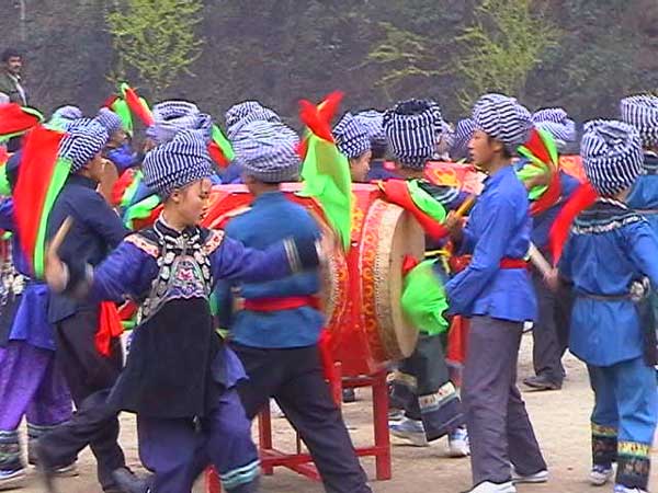 48K Jpeg Miao festival dance in a village in Songtao Miao Autonomous County, Tongren Prefecture, eastern Guizhou Province.