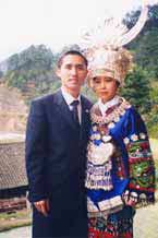 Jpeg 53K Tony Chen Hualong photographed with a Miao girl from his village