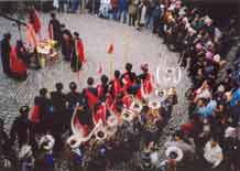 to Jpeg 53K e23e 29 February 2004, the fourth day of the fertility festival. The villagers started to dance to lusheng and bronze drum and a magical tree was planted in the centre of the ground. Men and women in festival dress danced together, the girls wearing plenty of silver. All the girls who had married into other villages or places also came back for the dancing. Everyone from the village joined in the dancing, whether rich or poor, male or female, young or old. 