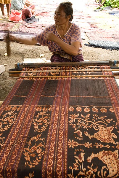 ikat on the loom at Sikka village