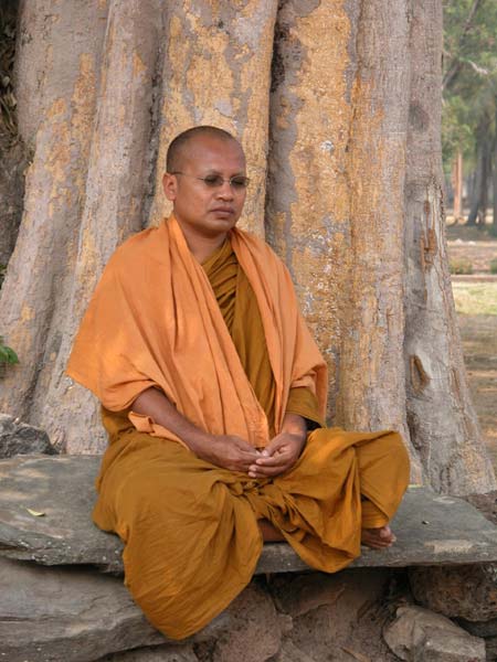 Jpeg 46 K  Buddhist monk 3189