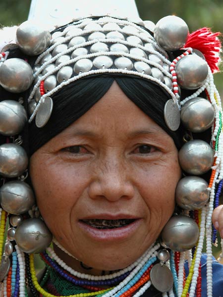 Jpeg 51K Close-up of a Loimi-Akha woman near Chiang Rai 3247