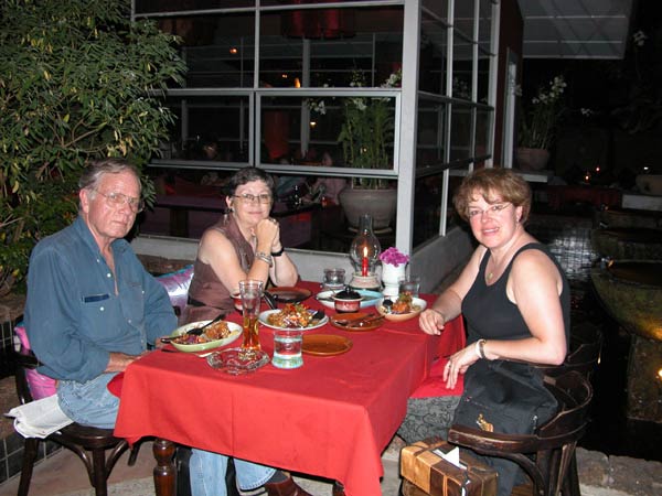 Jpeg 52K Monique at dinner in Chiang Mai with Susan and Robert Stem 3354