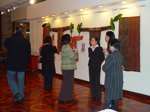 71K Jpg Photo taken at the opening reception held in the evening of February 4, 2008 for the exhibition of Filipino textiles from the collection of Myunghee & Peter Reimann as exhibited at the Philippine Centre, Philippine Consultate General, New York from February 4-15, 2008.