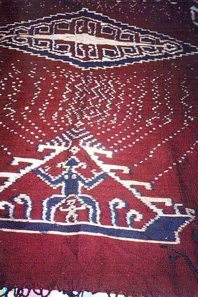 ss10 Jpeg 60K Part of a cloth that Patricia (Cheeseman) Naenna designed for a birthing conference in 1995. The weaver was one of her employees.  I think I'm the only one with a cloth in private hands.