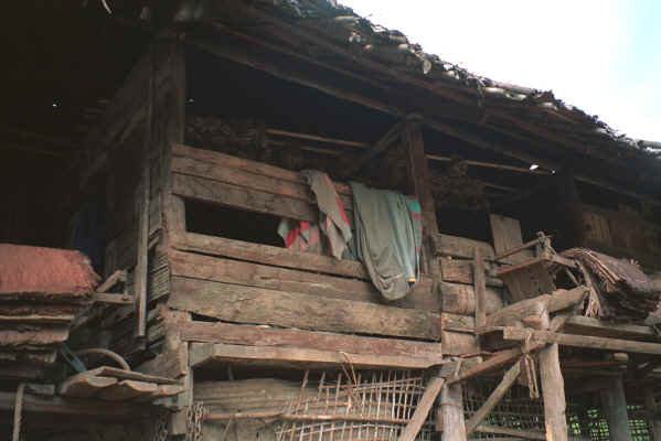 Close-up of the elephant mahouts' lodgings near Mae Hong Son, northern Thailand 8812j26.jpg