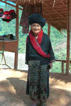 to Jpeg 30K An old Yao woman in a village in the hills around Chiang Rai 8812q22.jpg