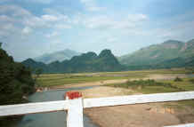 to Jpeg 20K The mountains and fertile valley where Dien Bien Phu is situated in Lai Chau Province 9510C33.JPG