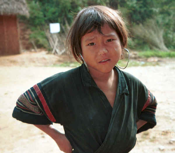 Jpeg K Black Hmong girl near a school in the hills around Sa Pa, Lao Cai Province 9510J10.JPG